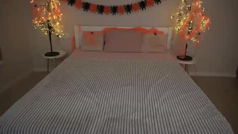 Kelly online show from 10-26-25, 06:41