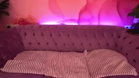 Kelly online show from 11-24-25, 02:39