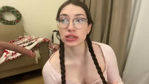 Kelly online show from 12-21-25, 05:42