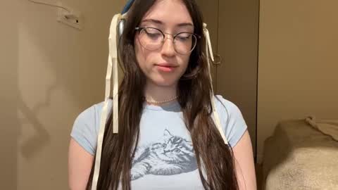 Kelly online show from 03-06-26, 05:42