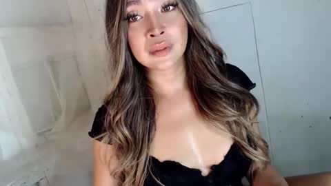 its me KELLY online show from 01-28-25, 01:49