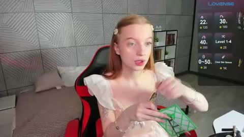 kellymeoww online show from 07-10-26, 01:32
