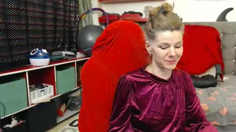 Snapshot of kellynumber chatting on 01-25-25, 11:00 kelly online show from 01-25-25, 11:00