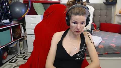 Snapshot of kellynumber chatting on 01-29-25, 10:58 kelly online show from 01-29-25, 10:58