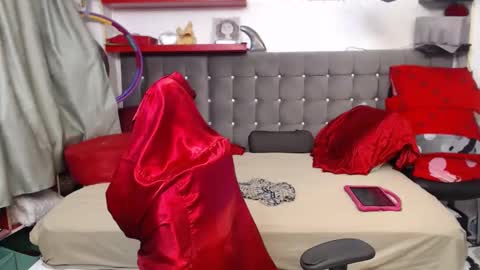 Snapshot of kellynumber chatting on 10-08-25, 01:53 kelly online show from 10-08-25, 01:53