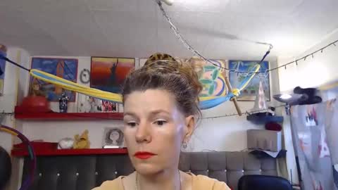 Snapshot of kellynumber chatting on 10-11-25, 11:20 kelly online show from 10-11-25, 11:20