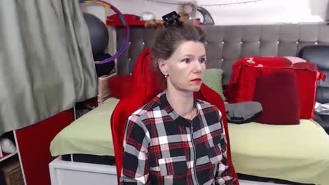 Snapshot of kellynumber chatting on 10-15-25, 08:42 kelly online show from 10-15-25, 08:42