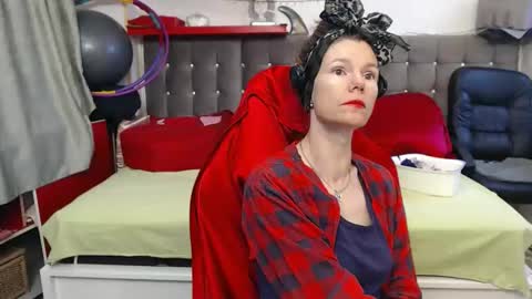 Snapshot of kellynumber chatting on 10-27-25, 10:41 kelly online show from 10-27-25, 10:41