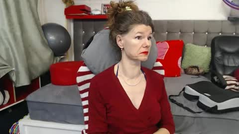 kelly online show from 02-10-26, 06:56