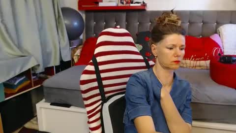 kelly online show from 05-15-26, 03:57