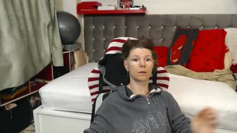 kelly online show from 05-16-26, 01:02