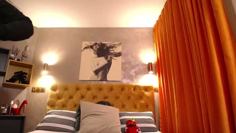 kelsikarterr online show from 01-20-25, 04:54