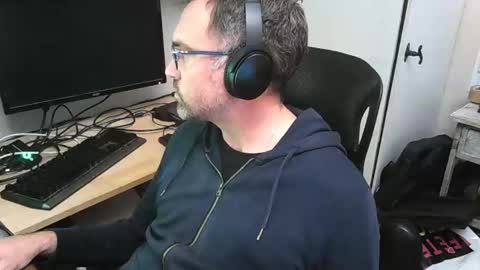 kelvin06133 online show from 03-11-25, 09:37