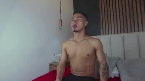 Snapshot of ken_boy_ chatting on 02-10-25, 01:57 online show from 02-10-25, 01:57