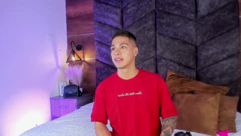 Snapshot of ken_boy_ chatting on 02-26-25, 02:37 online show from 02-26-25, 02:37