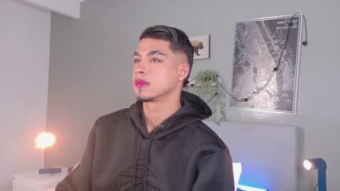 Snapshot of ken_boy_ chatting on 09-17-25, 11:34 online show from 09-17-25, 11:34