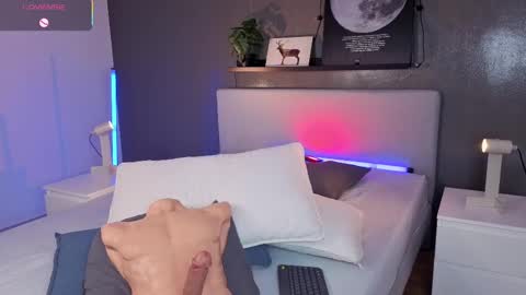 Snapshot of ken_boy_ chatting on 10-26-25, 12:33 online show from 10-26-25, 12:33