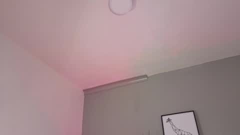 Snapshot of ken_boy_ chatting on 10-28-25, 11:47 online show from 10-28-25, 11:47