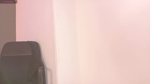 Snapshot of ken_boy_ chatting on 11-03-25, 11:22 online show from 11-03-25, 11:22