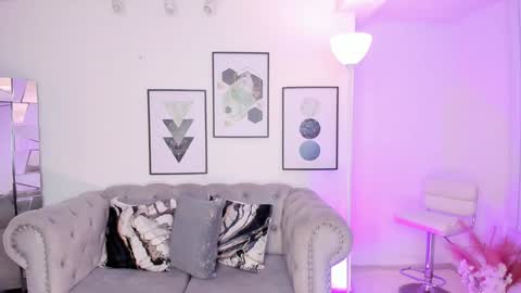 Snapshot of kendaall_jenner chatting on 01-30-25, 05:19 Kendall Jenner online show from 01-30-25, 05:19