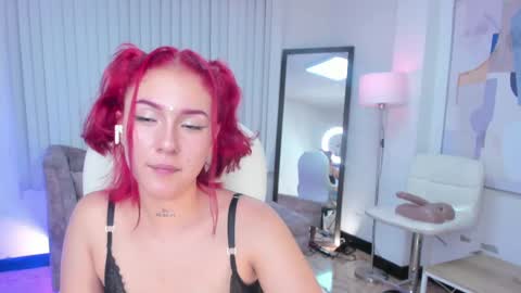 Snapshot of kendaall_jenner chatting on 02-12-25, 07:02 Kendall Jenner online show from 02-12-25, 07:02