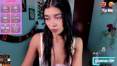 Snapshot of kendal_jenerr chatting on 10-30-25, 02:18 Carolina online show from 10-30-25, 02:18