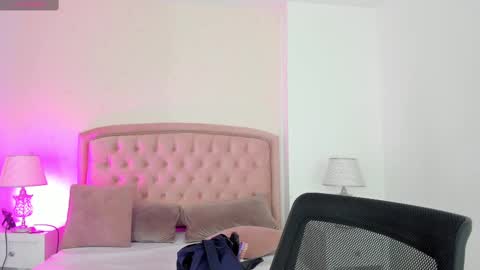 Kendall online show from 10-23-25, 06:34