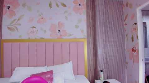 Snapshot of kendall_curves chatting on 02-01-26, 08:29 Kendall no Jenner online show from 02-01-26, 08:29