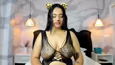 Snapshot of kendall_curves chatting on 02-19-26, 04:41 Kendall no Jenner online show from 02-19-26, 04:41