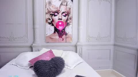 Snapshot of kendall_curves chatting on 03-10-26, 04:06 Kendall no Jenner online show from 03-10-26, 04:06