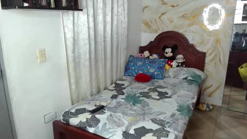 Snapshot of kendall_morry chatting on 11-25-25, 05:40 kendall online show from 11-25-25, 05:40