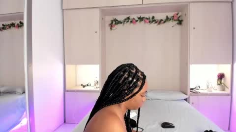 Kendal online show from 04-24-26, 04:37