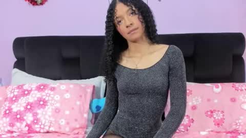 Snapshot of kendallwings chatting on 11-26-25, 02:01 kendallwings online show from 11-26-25, 02:01