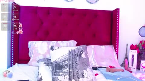 Snapshot of kendalross28 chatting on 02-22-25, 04:09 Kendall online show from 02-22-25, 04:09