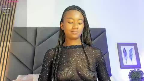 Snapshot of kendalross28 chatting on 09-17-25, 01:13 Kendall online show from 09-17-25, 01:13