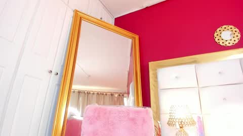 Kendal  online show from 01-13-25, 06:05