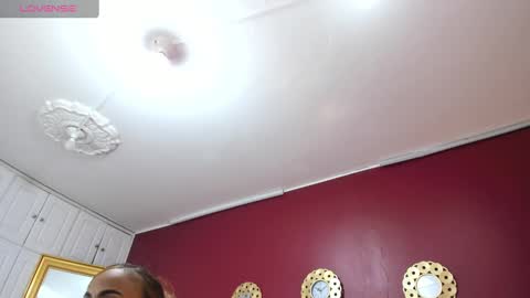 Kendal  online show from 01-19-25, 06:32