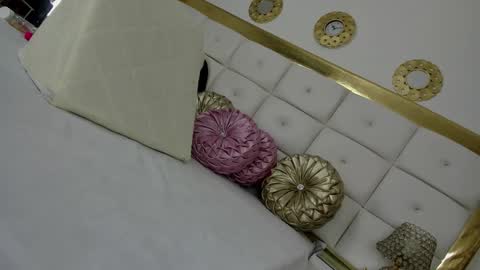 Kendal  online show from 03-12-25, 01:40