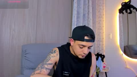 kendel_dimitri online show from 10-22-25, 11:37