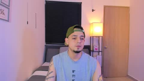 Snapshot of kendel_dimitri chatting on 05-03-26, 04:40 kendel_dimitri online show from 05-03-26, 04:40