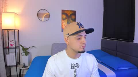 Snapshot of kendel_dimitri chatting on 06-09-26, 02:45 kendel_dimitri online show from 06-09-26, 02:45