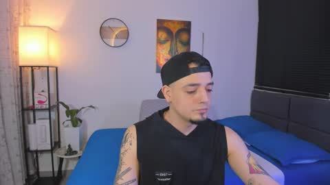 Snapshot of kendel_dimitri chatting on 06-10-26, 01:06 kendel_dimitri online show from 06-10-26, 01:06
