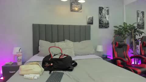 Kendra London online show from 11-21-25, 11:20