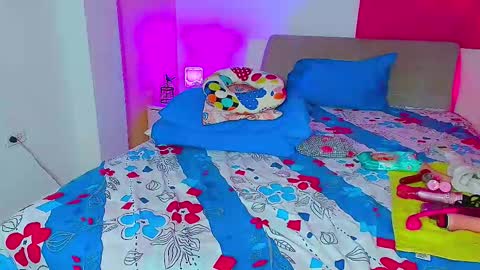 kendra_love31 online show from 03-16-26, 05:44