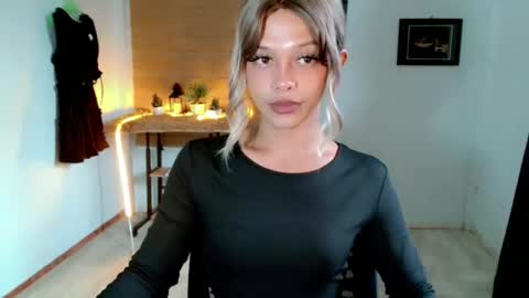 kendra_lunaxx online show from 05-19-26, 08:09