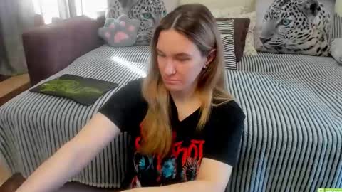 Kendra online show from 04-28-26, 02:27