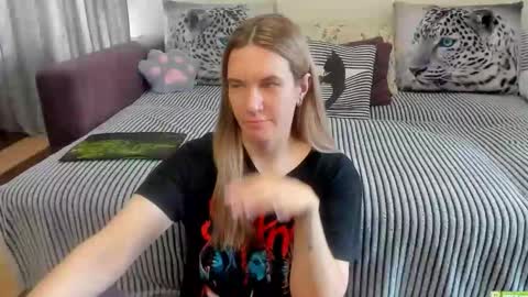 Kendra online show from 05-18-26, 04:29