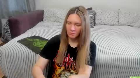 Kendra online show from 06-11-26, 12:08