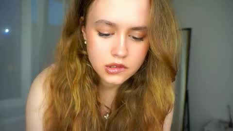 Snapshot of kendraedger chatting on 09-11-25, 04:51 Kira online show from 09-11-25, 04:51