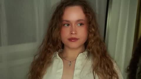 Snapshot of kendraedger chatting on 09-28-25, 06:13 Kira online show from 09-28-25, 06:13